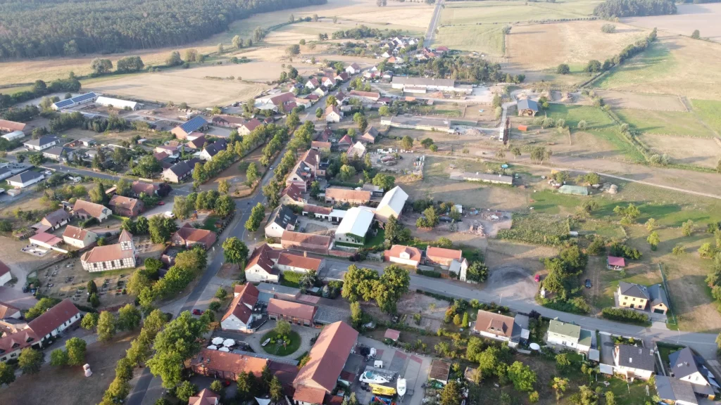 Guthan's Landhaus - Luftaufnahme Semlin